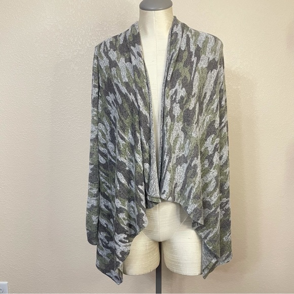 Bobeau Open Front Heather Green Army Print Cardigan Size Small - Picture 7 of 10